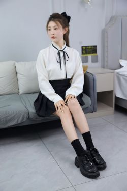 Pyon Lay&Sayo Momo&ZinieQ – Delivery Bunny Girls(74P)