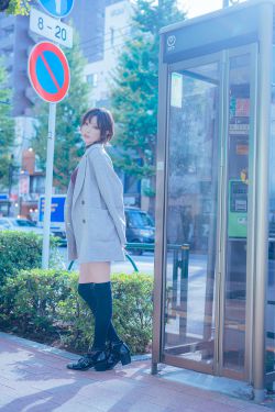 Pyon Lay&Sayo Momo&ZinieQ – Delivery Bunny Girls(74P)