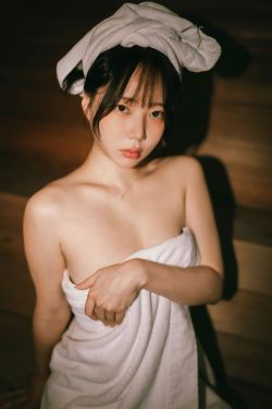 物恋传媒 No.2541 恬恬 – 高跟长靴、薄肉丝、ol制服裤里丝(250P)
