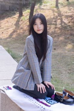 [COS福利] 国外美女SayaTheFox – 海滩随拍(10P)