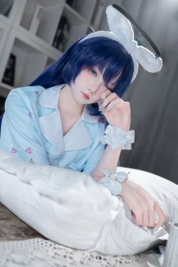 萌系小姐姐 蜜汁猫裘 – 黑天鹅(74P)