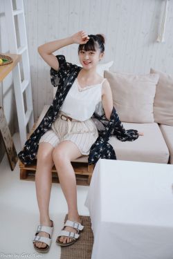[COS福利] 国外美女SayaTheFox – Cyberpunk Dress(15P)