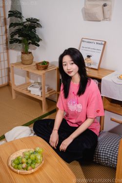 足愉心 No.018 奶芙 （搭配：粉色T恤、牛仔长裤、运动鞋、白色棉袜、裸足）(110P)