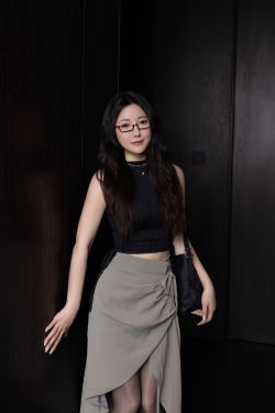 筱筱 – 桃园 格子裙(119P)