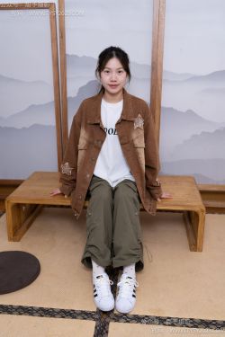 甜予摄影 No.165 贝壳 – 板鞋、白棉袜、裸足(130P)