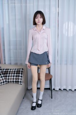 甜予摄影 No.184 澜澜 – 板鞋、薄肉丝(125P)
