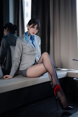 甜予摄影 No.184 澜澜 – 板鞋、薄肉丝(125P)