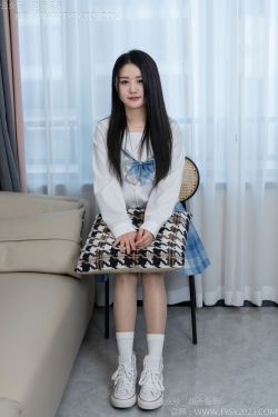 甜予摄影 No.154 澜澜 – 帆布鞋、白棉袜、薄灰丝、跺脚抖腿剧情(129P)
