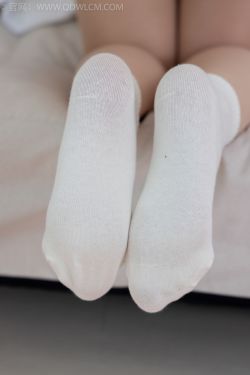 物恋传媒 No.2358 闪闪 – 舞蹈服、舞蹈鞋、白棉袜、厚白丝、厚灰丝、薄肉丝(150P)