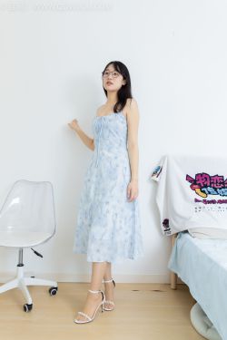 甜予摄影 No.143 璇璇 – 高跟鞋、裸足、泡脚涂抹婴儿油以及踩蛋糕剧情(168P)