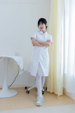 甜予摄影 No.143 璇璇 – 高跟鞋、裸足、泡脚涂抹婴儿油以及踩蛋糕剧情(168P)