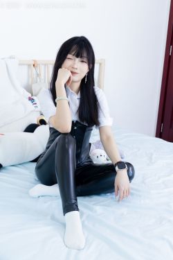 黒川さりな – Red 005 Kurokawa  Sarina 01(44P)