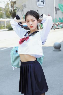 白金Saki写真 – 五更琉璃 兔女郎(13P)