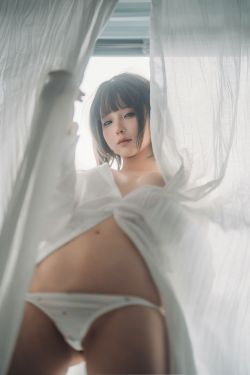 杨晨晨 – 红色短裙(110P)