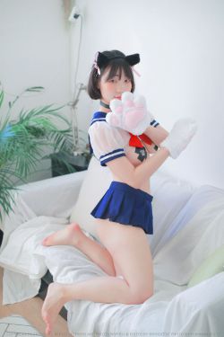 Haivia Zia – Tight and Closer(19P)