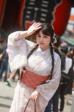 Natsuko夏夏子 – 碎花围裙(55P)