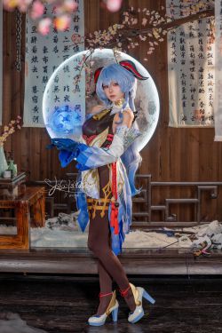 珟_珏Dita – 蓝色花花(22P)