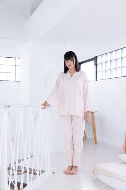 Pary摄影 No.153 小美 新模女炜玲展示36码超白小脚(103P)