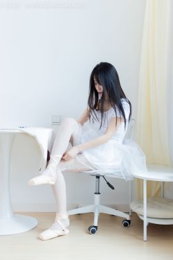 鹿八岁 – 尼尔 机械纪元 2B冰雪(33P)