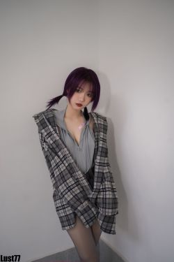 动漫博主 柒柒要乖哦 – 小灰兔(70P)