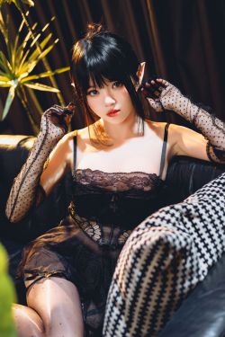 桜桃喵 – 夜纱(43P)