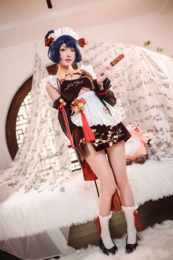いくみ – (193iKkyu3) [Fantia] 2023年06月 Bikini Onee-san(25P)