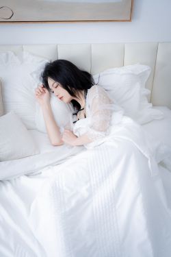 咬一口兔娘 – 崩铁 银狼(70P)