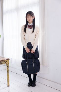 动漫博主 洛璃LoLiSAMA – 蒂法护士(65P)