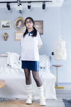 云溪溪 – 绿色内衣(38P)