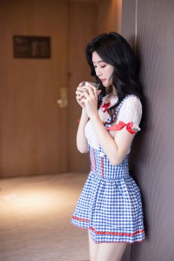 秋山AkI – 秋の恋(97P)