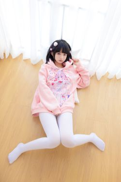 动漫博主小仓千代w – 明日方舟 早露(10P)