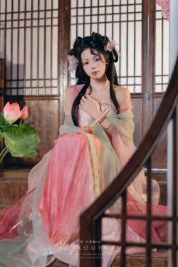 动漫博主小仓千代w – 明日方舟 早露(10P)